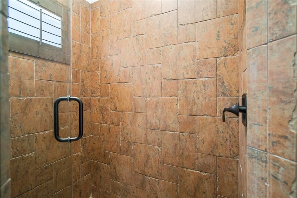 En Venta: $1,450,000 (4 camas, 3 baños, 4301 Pies cuadrados)