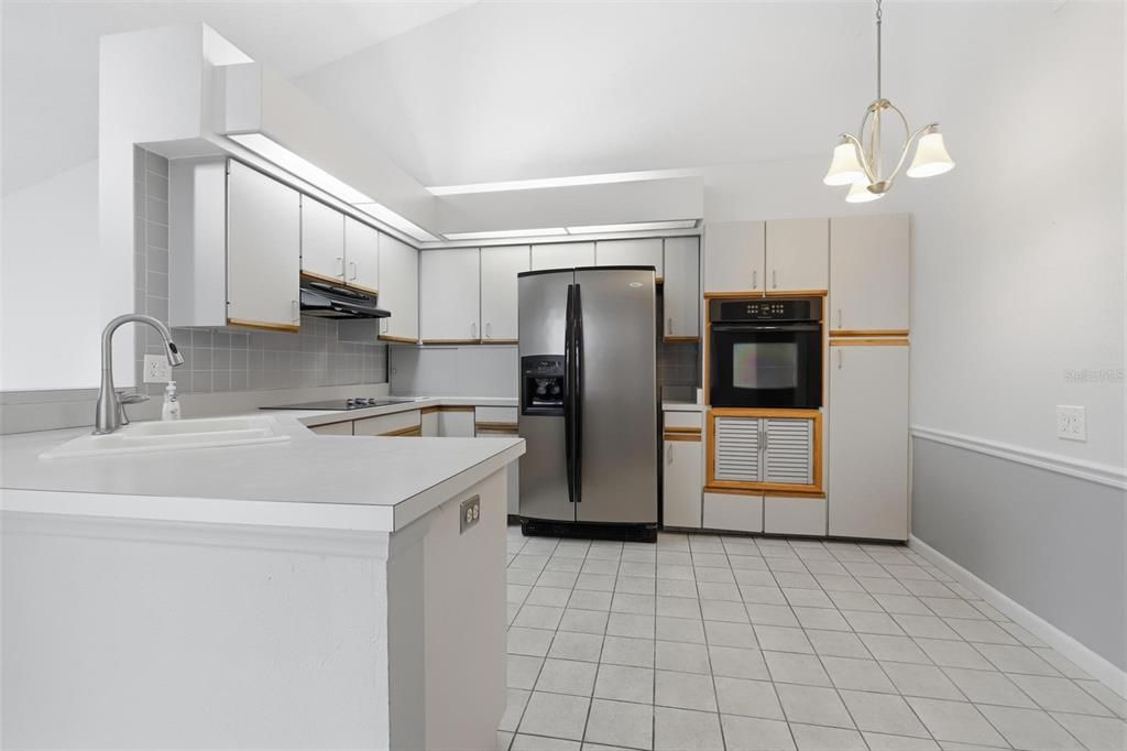 Под контрактом: $289,900 (2 спален, 2 ванн, 1063 Квадратных фут)