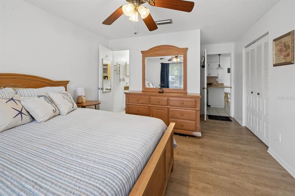 For Sale: $295,000 (3 beds, 2 baths, 1176 Square Feet)
