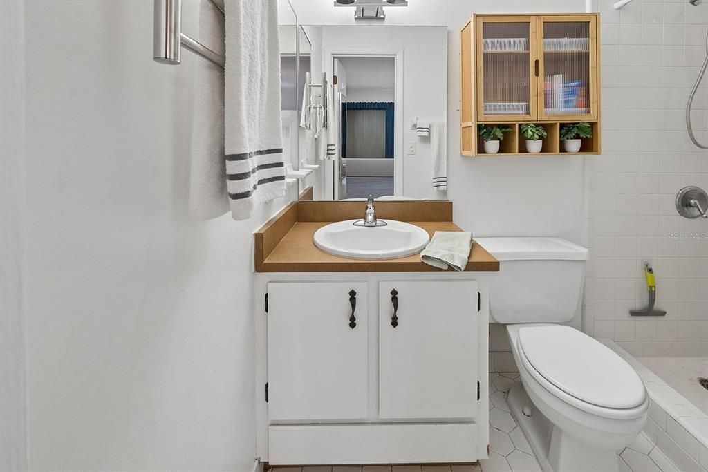 For Sale: $295,000 (3 beds, 2 baths, 1176 Square Feet)