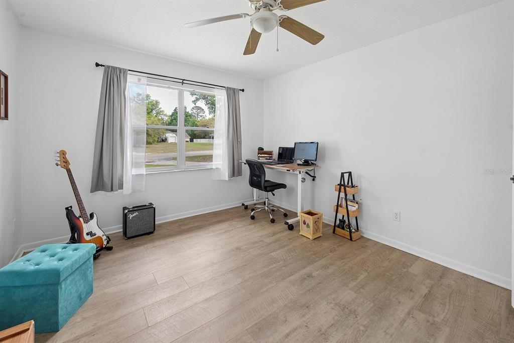 For Sale: $295,000 (3 beds, 2 baths, 1176 Square Feet)