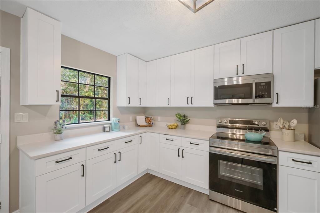 For Sale: $389,900 (4 beds, 2 baths, 1920 Square Feet)