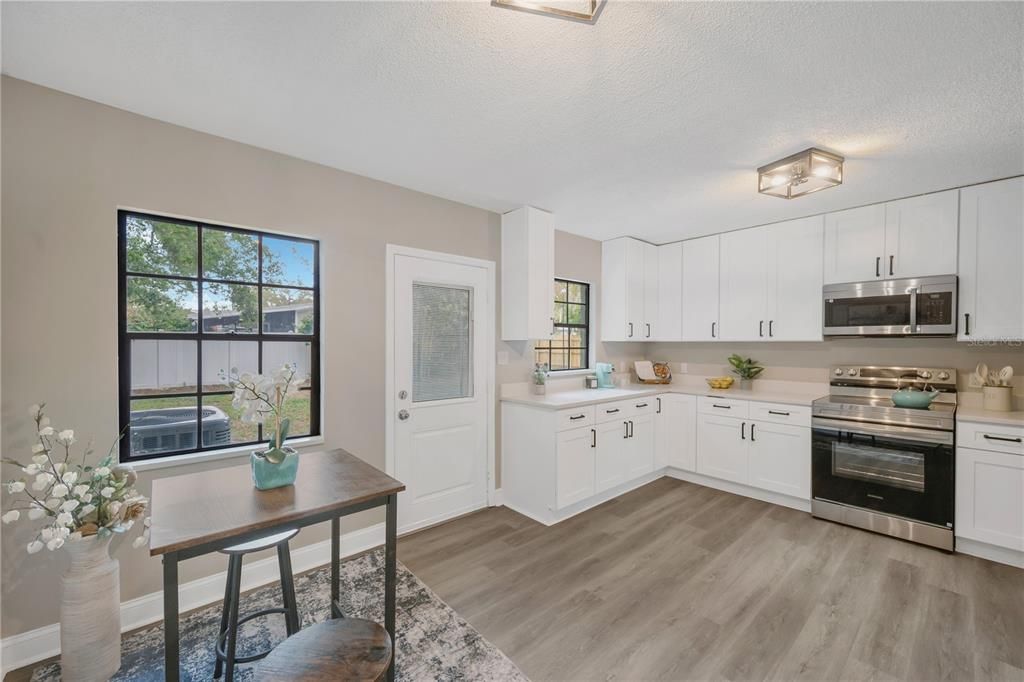 For Sale: $389,900 (4 beds, 2 baths, 1920 Square Feet)