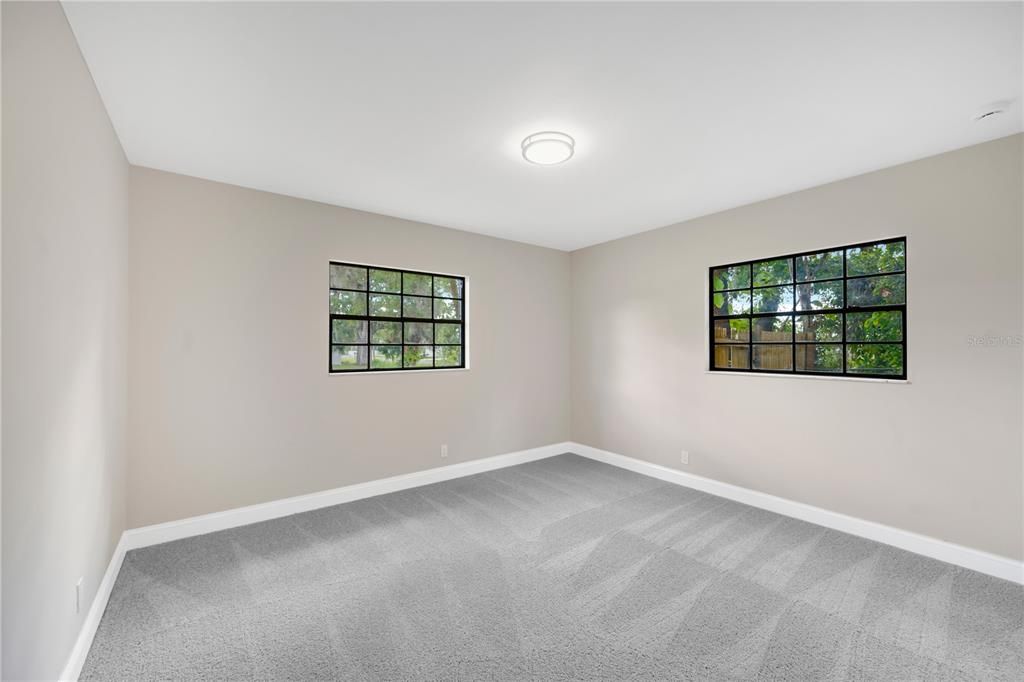 For Sale: $389,900 (4 beds, 2 baths, 1920 Square Feet)