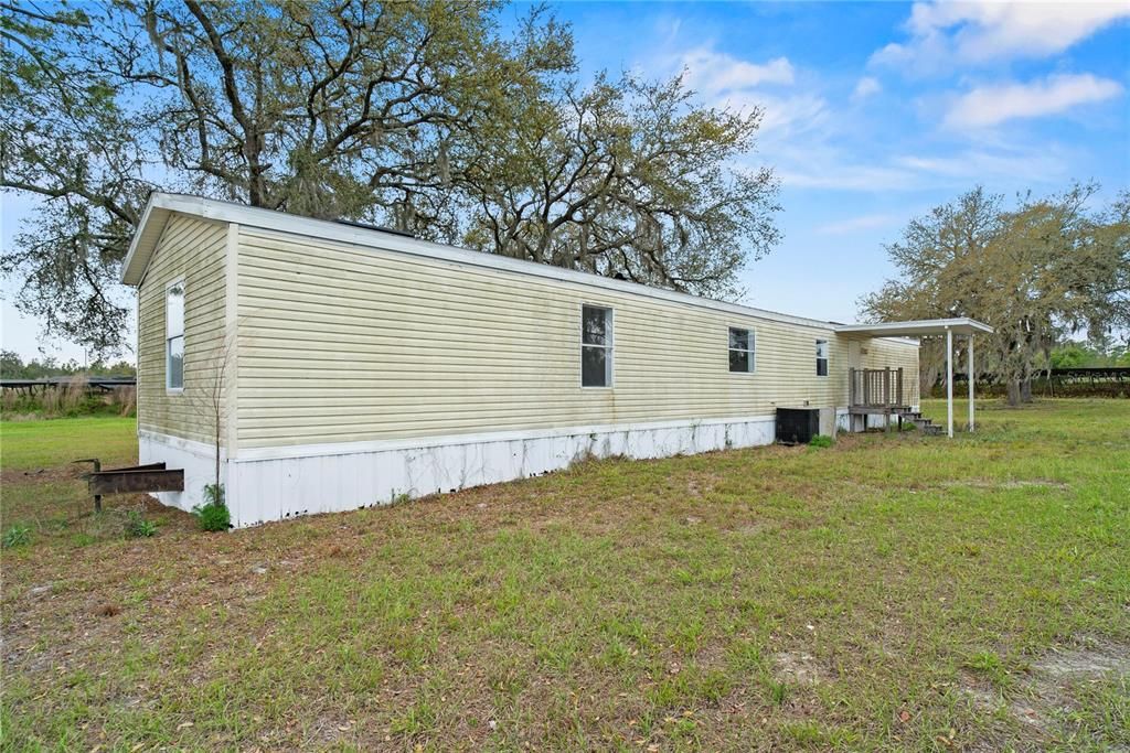 待售: $1,499,000 (40.74 acres)