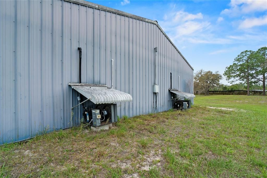 待售: $1,499,000 (40.74 acres)