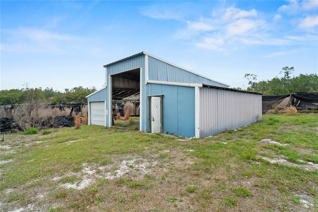 待售: $1,499,000 (40.74 acres)