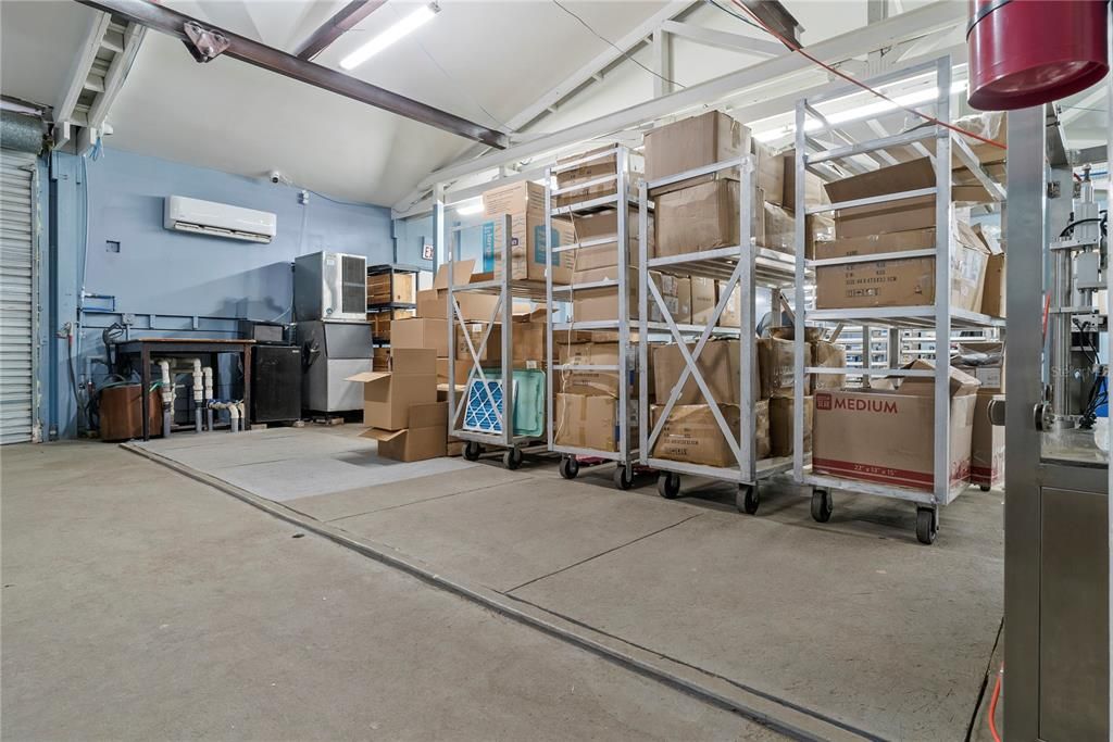 待售: $1,499,000 (40.74 acres)