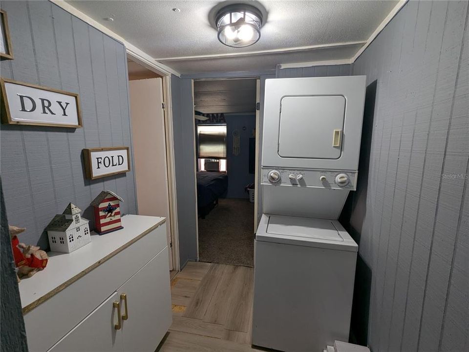 For Sale: $90,000 (2 beds, 1 baths, 1176 Square Feet)
