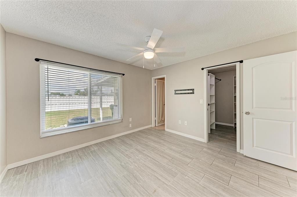 En Venta: $289,000 (3 camas, 2 baños, 1050 Pies cuadrados)