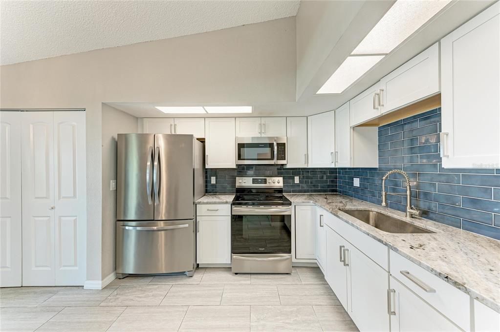 En Venta: $289,000 (3 camas, 2 baños, 1050 Pies cuadrados)