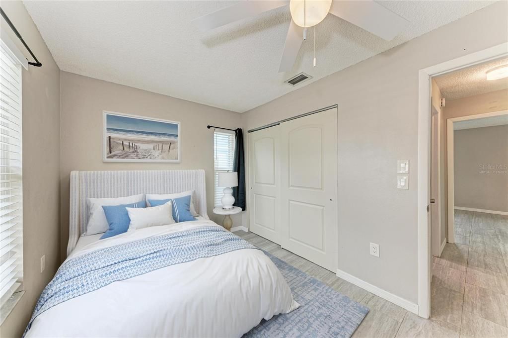 En Venta: $289,000 (3 camas, 2 baños, 1050 Pies cuadrados)