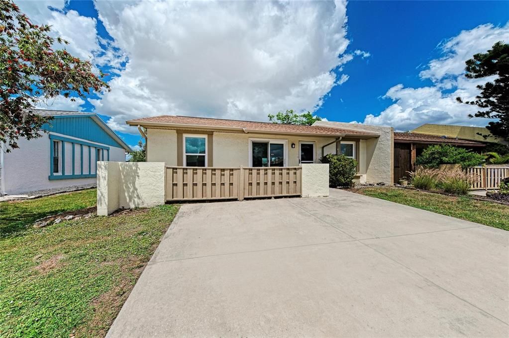 En Venta: $289,000 (3 camas, 2 baños, 1050 Pies cuadrados)