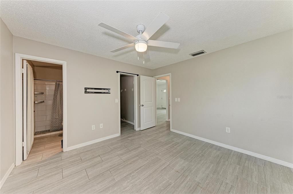 En Venta: $289,000 (3 camas, 2 baños, 1050 Pies cuadrados)