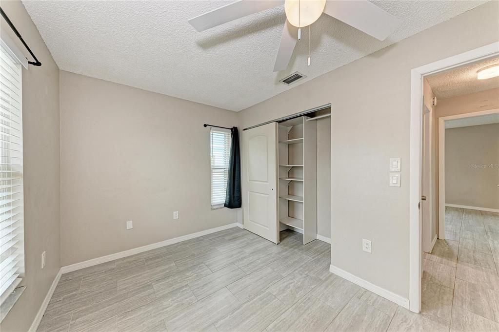 En Venta: $289,000 (3 camas, 2 baños, 1050 Pies cuadrados)