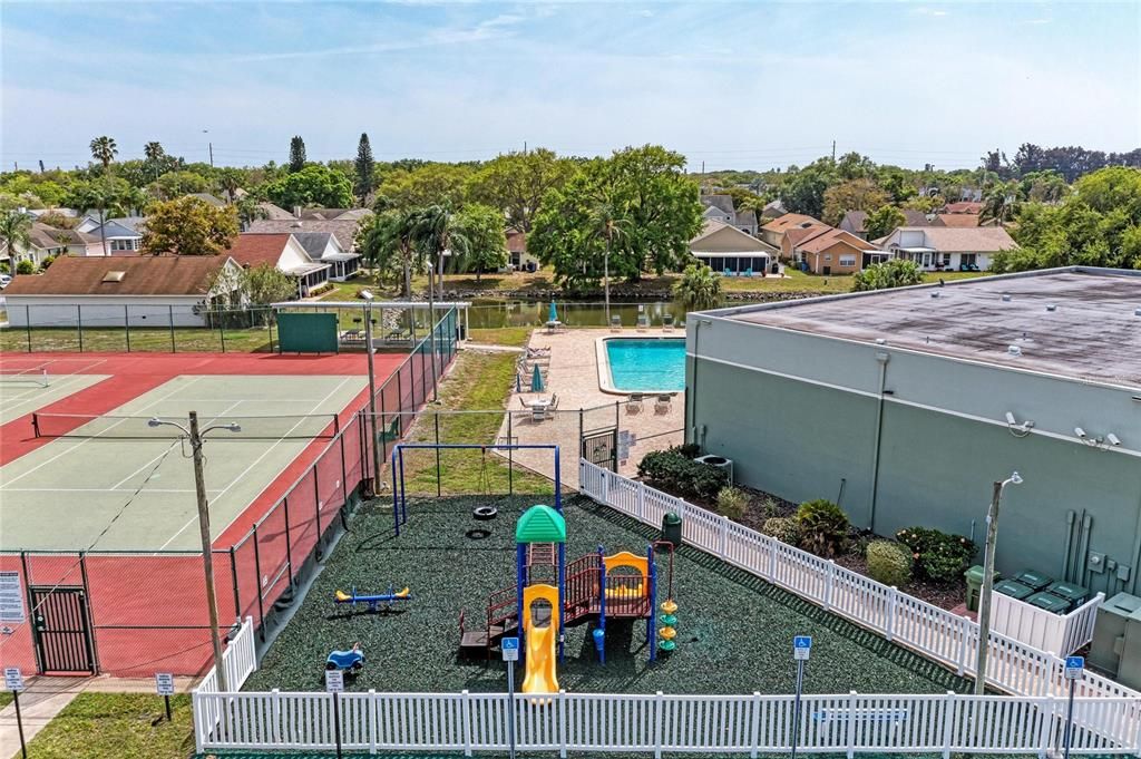 En Venta: $289,000 (3 camas, 2 baños, 1050 Pies cuadrados)