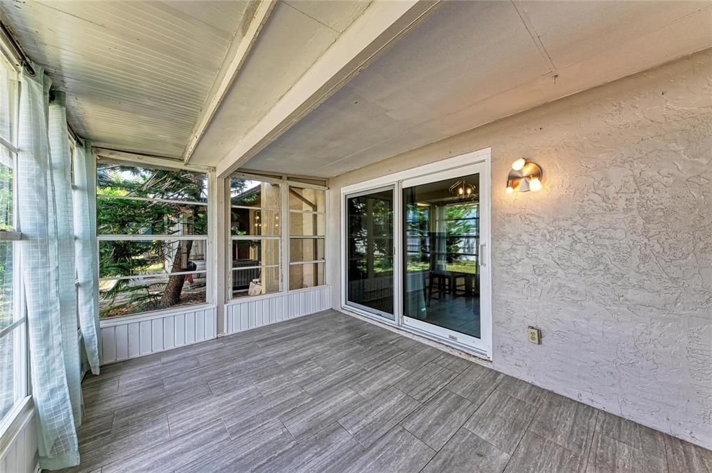 En Venta: $289,000 (3 camas, 2 baños, 1050 Pies cuadrados)