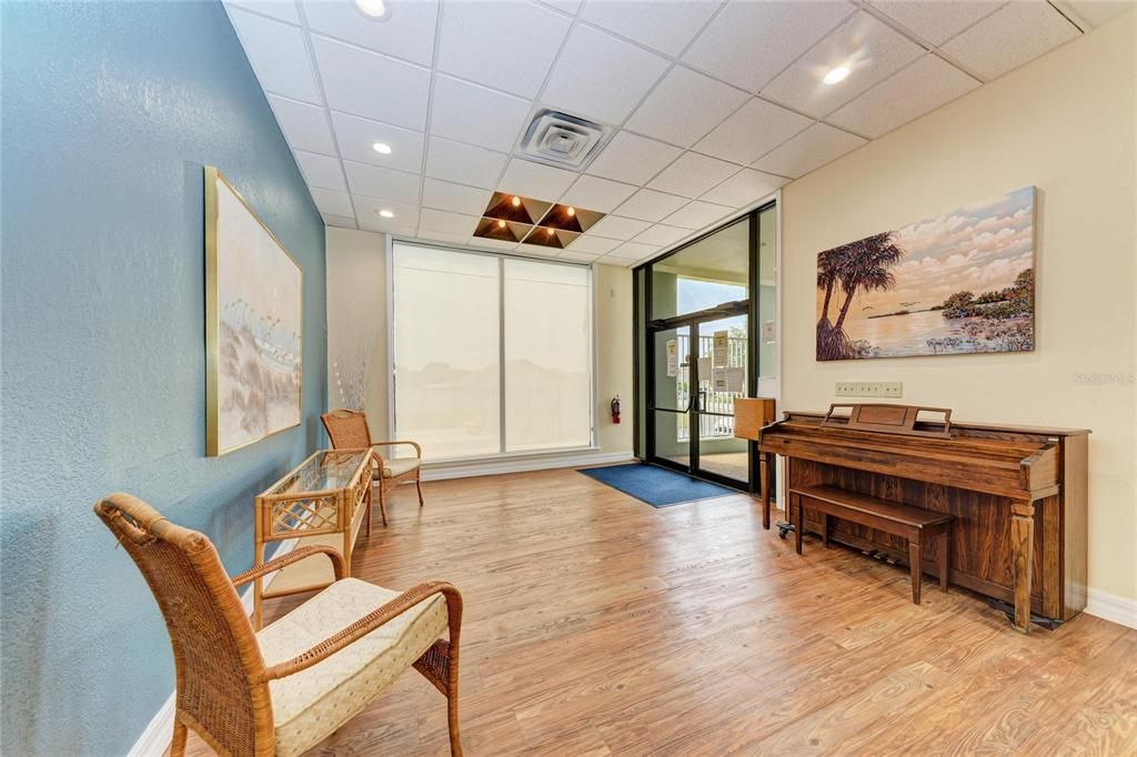 En Venta: $289,000 (3 camas, 2 baños, 1050 Pies cuadrados)