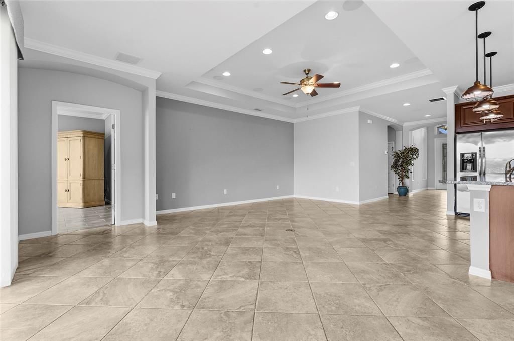 Active With Contract: $374,900 (3 beds, 2 baths, 1986 Square Feet)