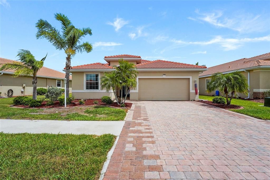 Active With Contract: $374,900 (3 beds, 2 baths, 1986 Square Feet)