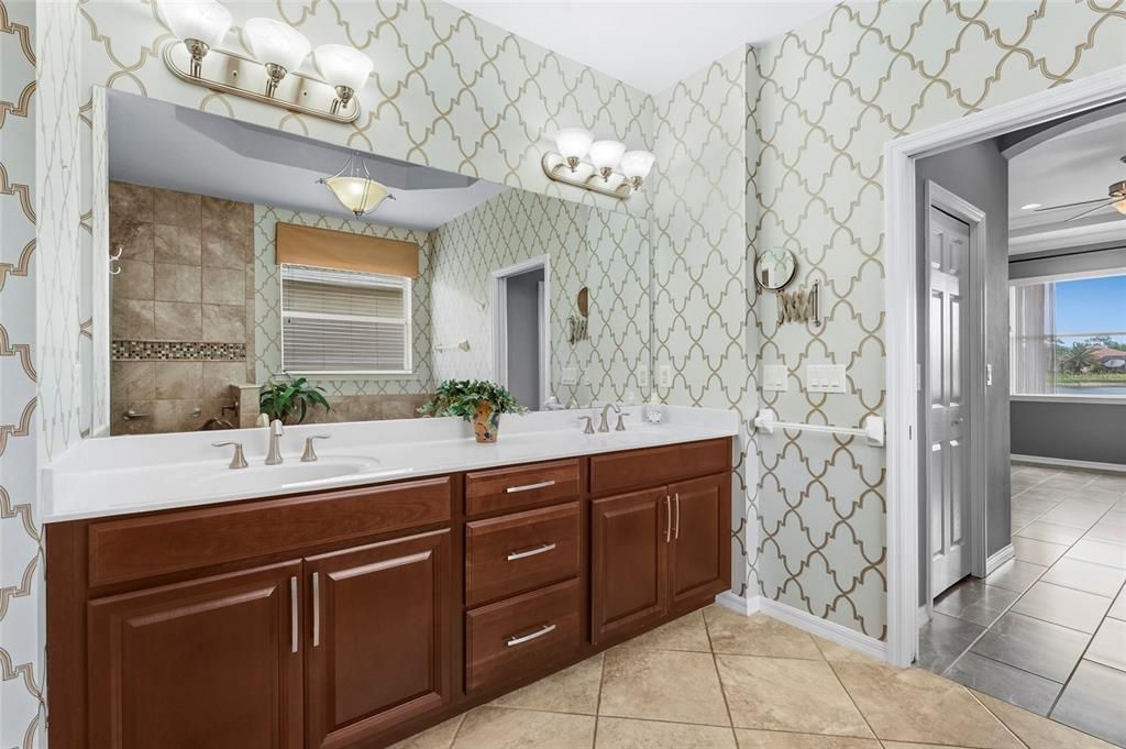 Active With Contract: $374,900 (3 beds, 2 baths, 1986 Square Feet)
