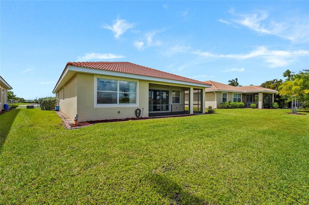 Active With Contract: $374,900 (3 beds, 2 baths, 1986 Square Feet)