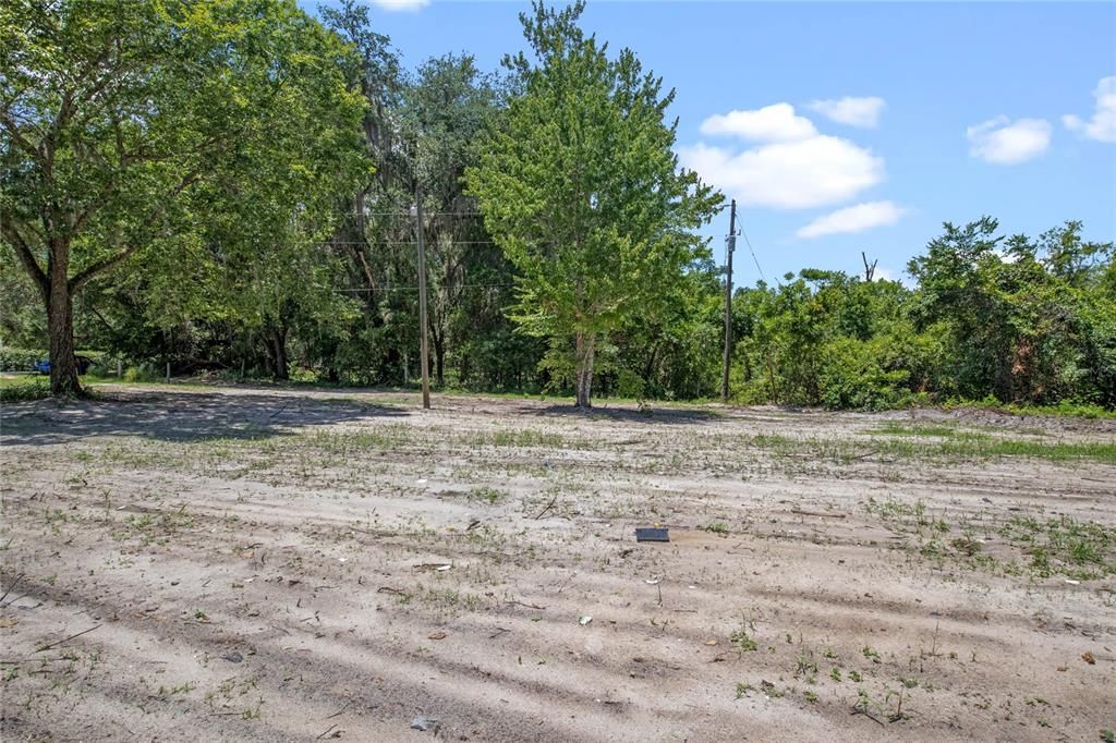 На продажу: $274,900 (1.25 acres)