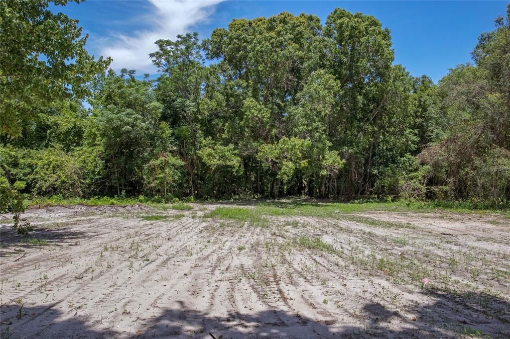 На продажу: $274,900 (1.25 acres)