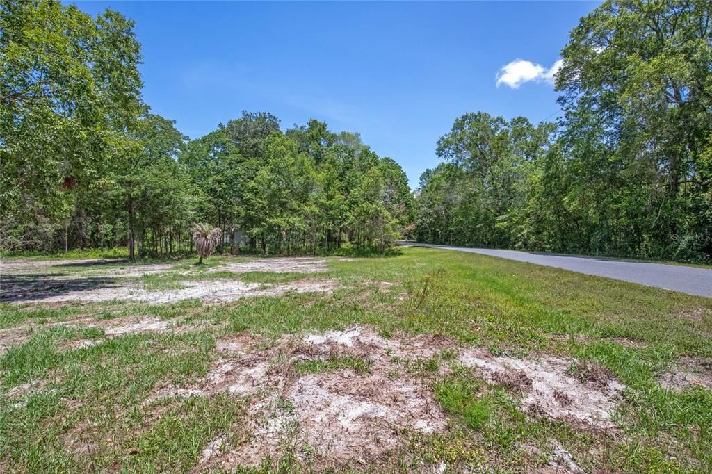 На продажу: $274,900 (1.25 acres)