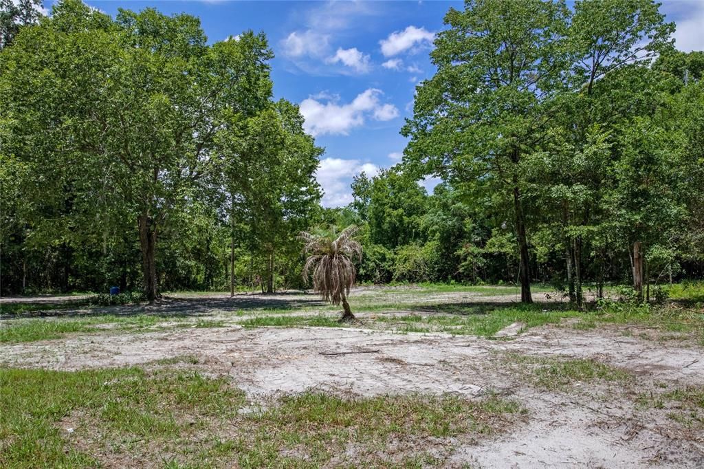 На продажу: $274,900 (1.25 acres)