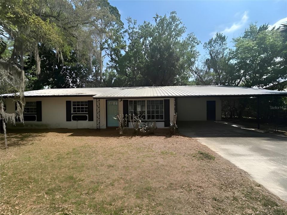 For Sale: $147,900 (3 beds, 2 baths, 1376 Square Feet)