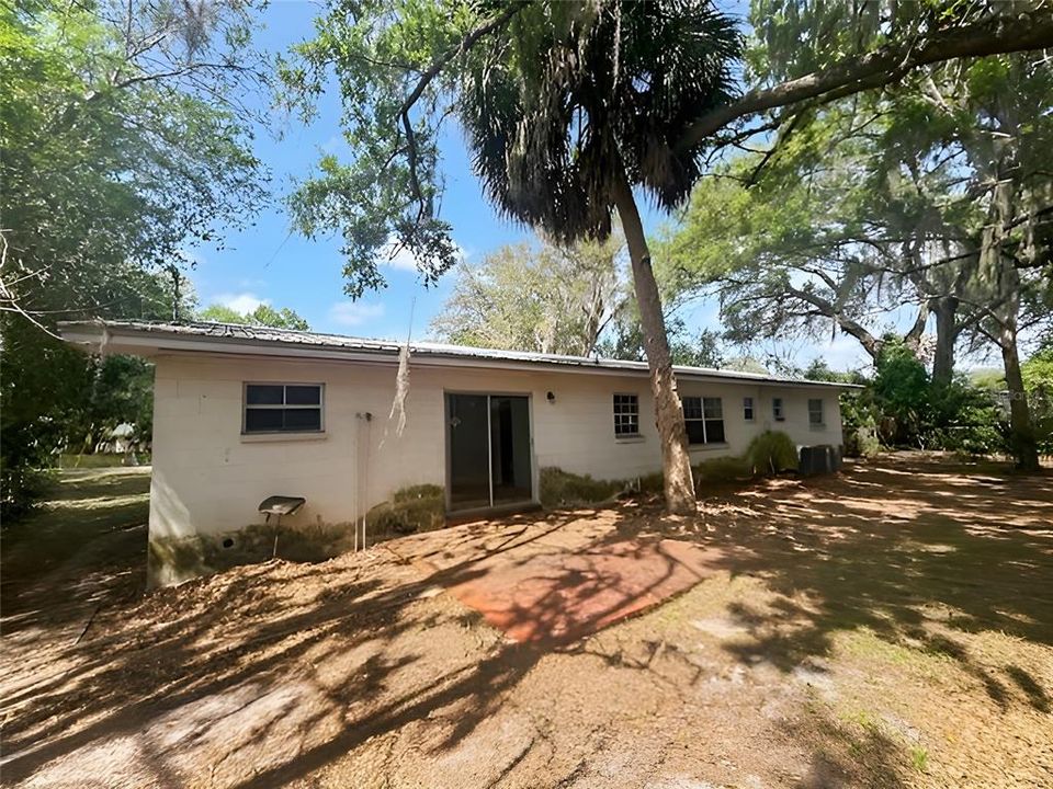 For Sale: $147,900 (3 beds, 2 baths, 1376 Square Feet)