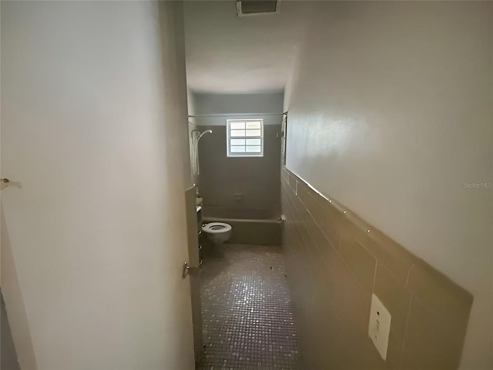 For Sale: $147,900 (3 beds, 2 baths, 1376 Square Feet)