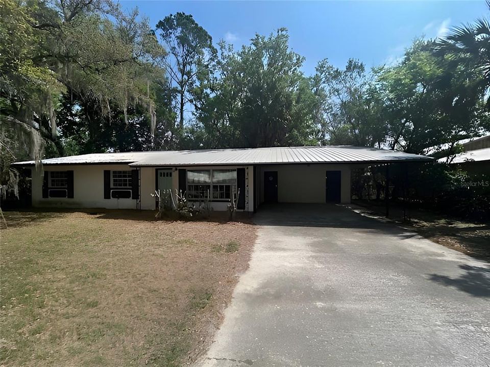 For Sale: $147,900 (3 beds, 2 baths, 1376 Square Feet)