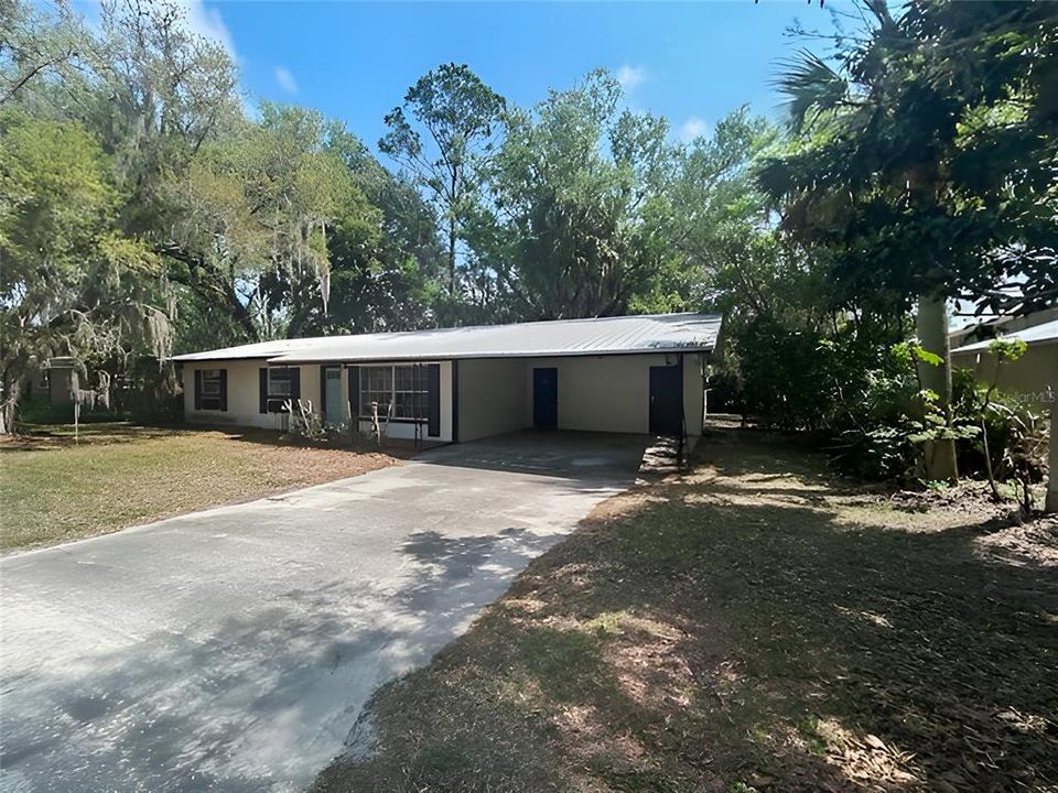 For Sale: $147,900 (3 beds, 2 baths, 1376 Square Feet)