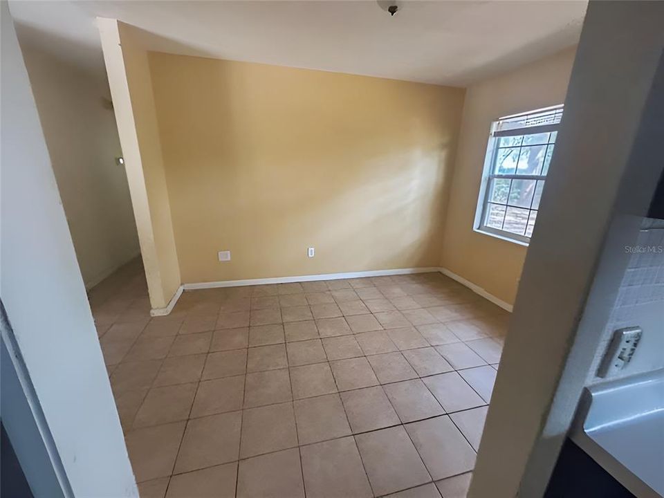 For Sale: $147,900 (3 beds, 2 baths, 1376 Square Feet)