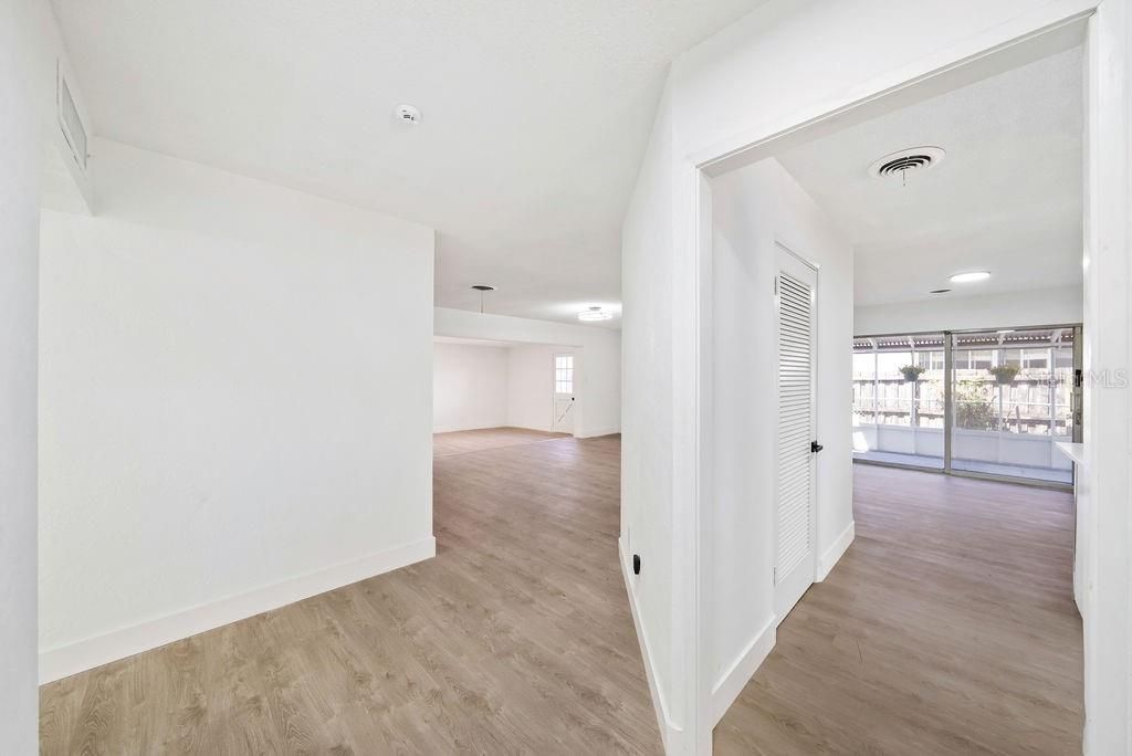 En Venta: $274,200 (3 camas, 2 baños, 1572 Pies cuadrados)