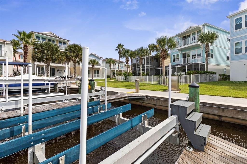 For Rent: $4,995 (4 beds, 3 baths, 2749 Square Feet)
