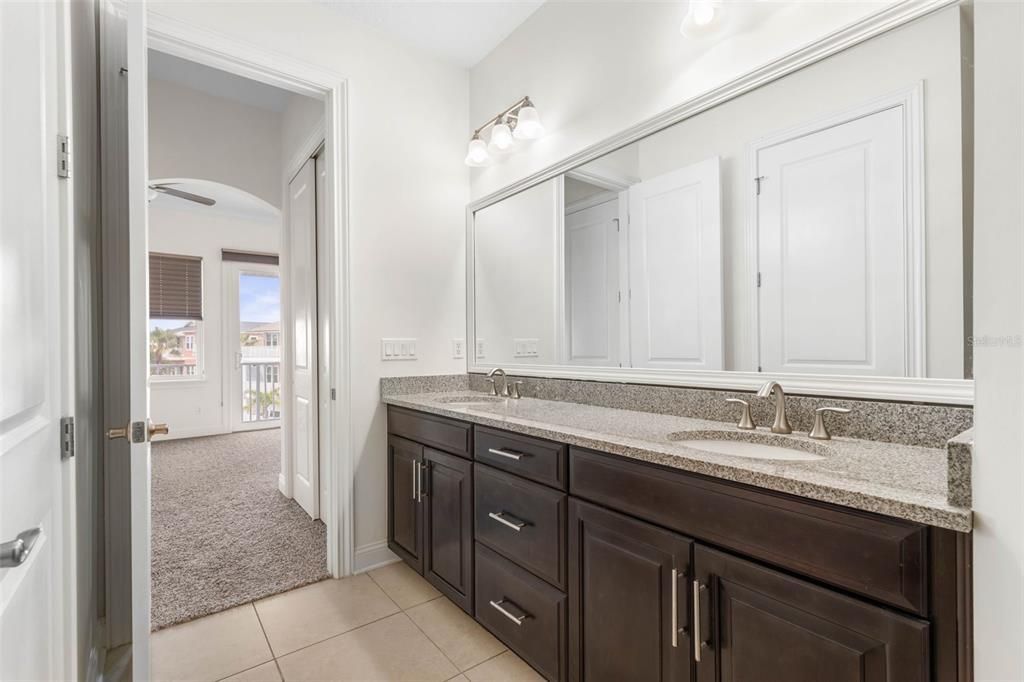 For Rent: $4,995 (4 beds, 3 baths, 2749 Square Feet)