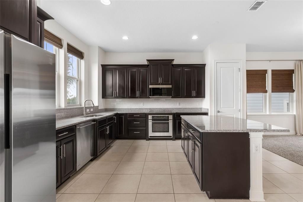 For Rent: $4,995 (4 beds, 3 baths, 2749 Square Feet)
