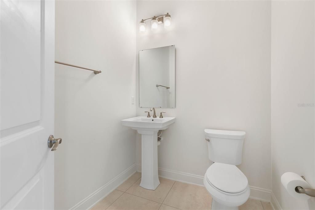 For Rent: $4,995 (4 beds, 3 baths, 2749 Square Feet)