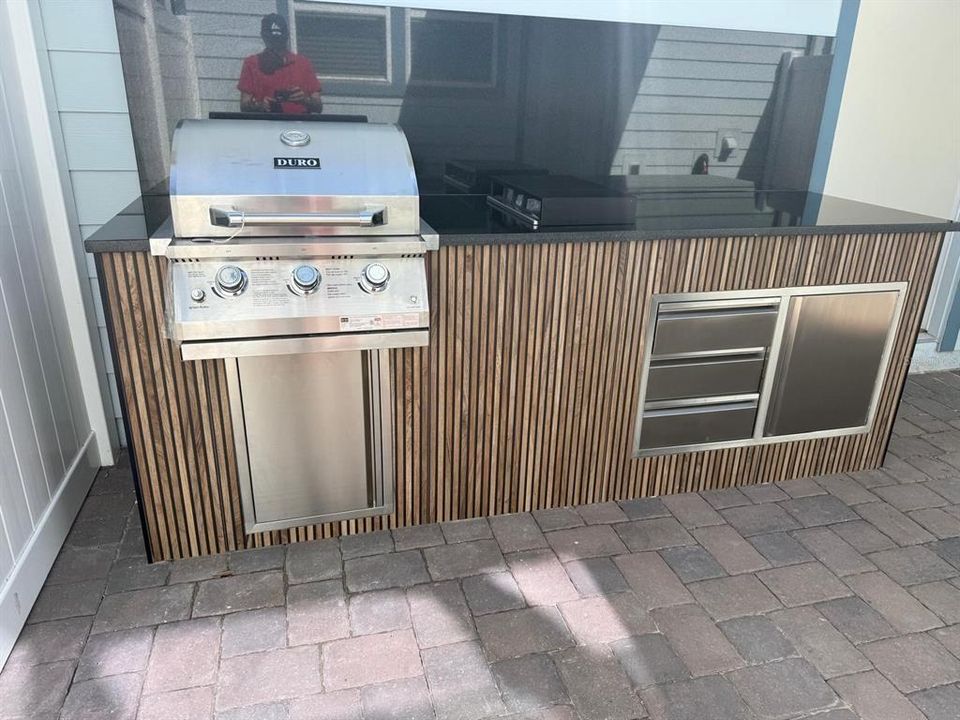 Activo con contrato: $2,850 (3 camas, 2 baños, 1652 Pies cuadrados)