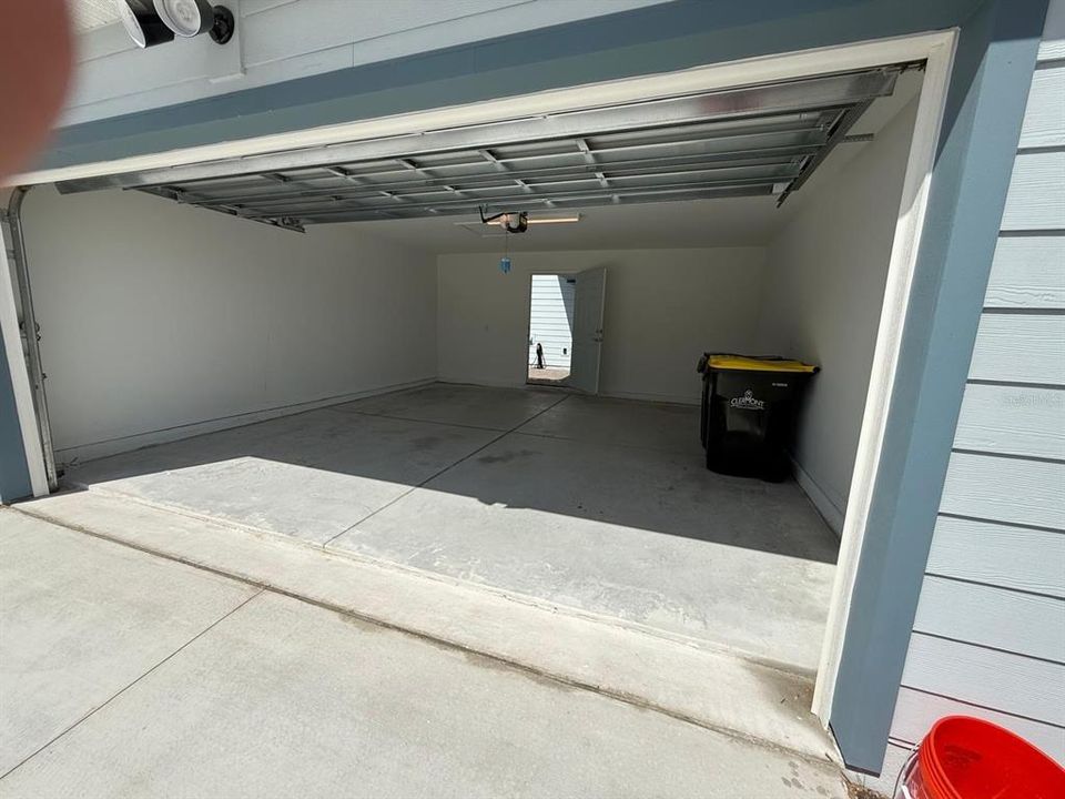 Activo con contrato: $2,850 (3 camas, 2 baños, 1652 Pies cuadrados)