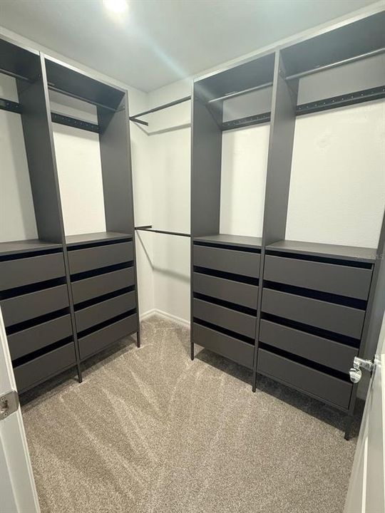 Activo con contrato: $2,850 (3 camas, 2 baños, 1652 Pies cuadrados)
