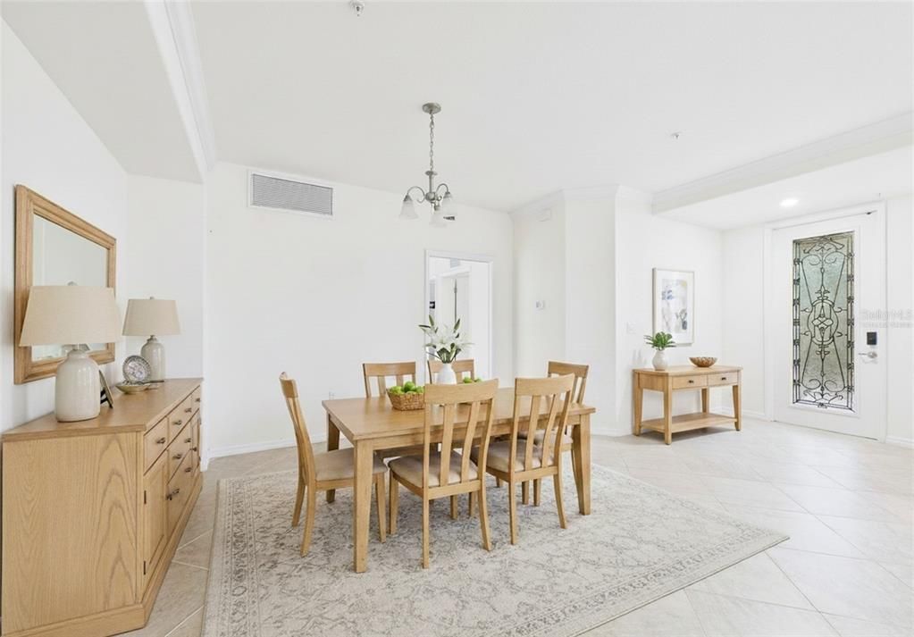 En Venta: $372,000 (3 camas, 2 baños, 1706 Pies cuadrados)