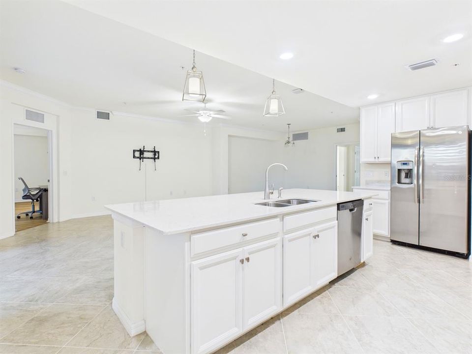En Venta: $372,000 (3 camas, 2 baños, 1706 Pies cuadrados)