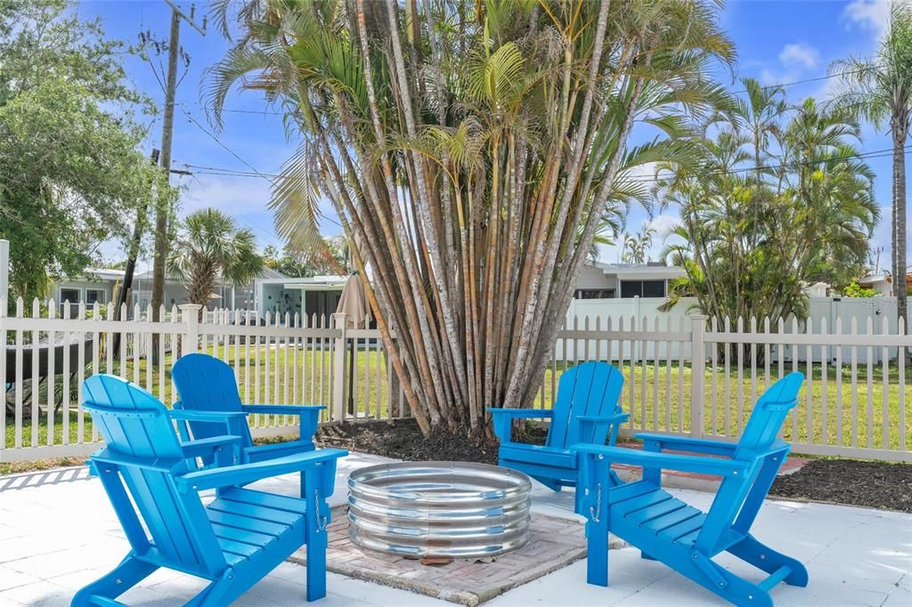 For Sale: $579,000 (2 beds, 2 baths, 1065 Square Feet)
