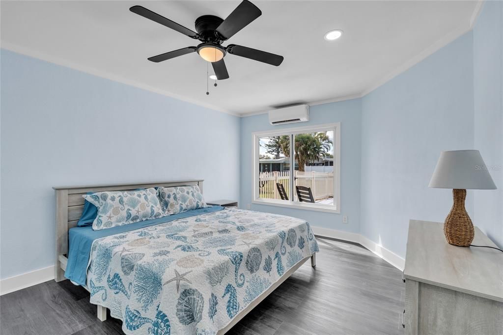 For Sale: $579,000 (2 beds, 2 baths, 1065 Square Feet)