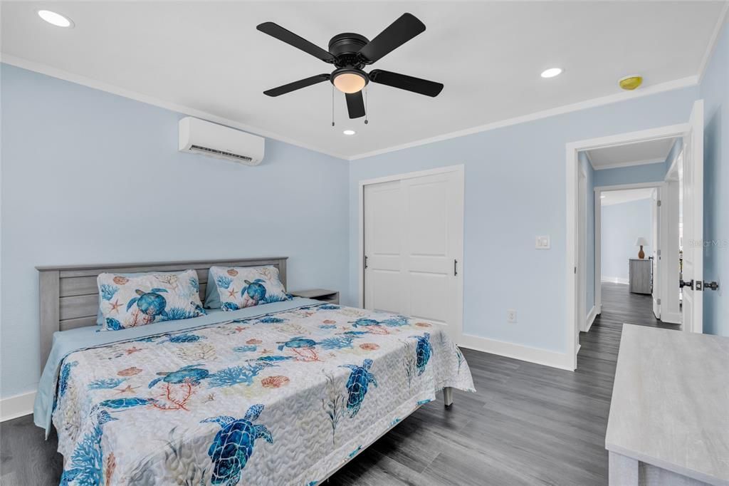 For Sale: $579,000 (2 beds, 2 baths, 1065 Square Feet)