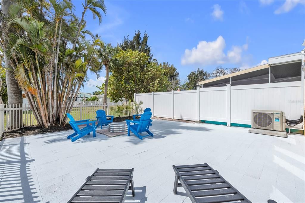 For Sale: $579,000 (2 beds, 2 baths, 1065 Square Feet)